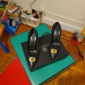 Versace Black  leather pumps
